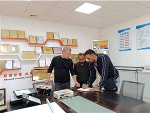 熱烈歡迎國(guó)外客戶團(tuán)隊(duì)來廠參考考察洽談業(yè)務(wù)！